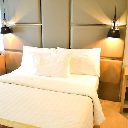 The Loft Residences Taguig Extérieur photo